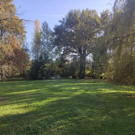 Ferienhaus Ravissante Avec Parking Prive Ambares-et-Lagrave